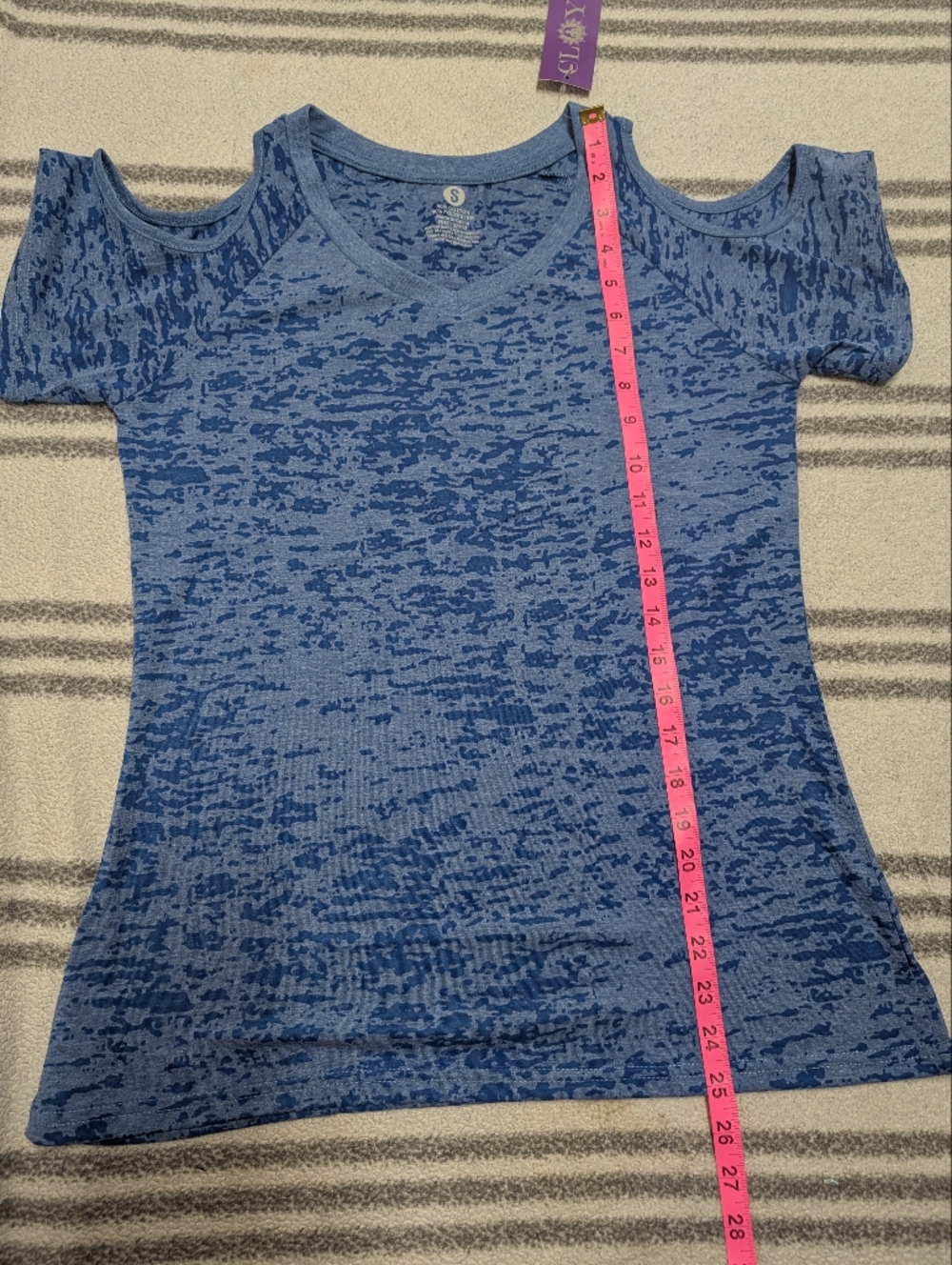 Cold-Shoulder Tee Bundle - Picture 6 of 9